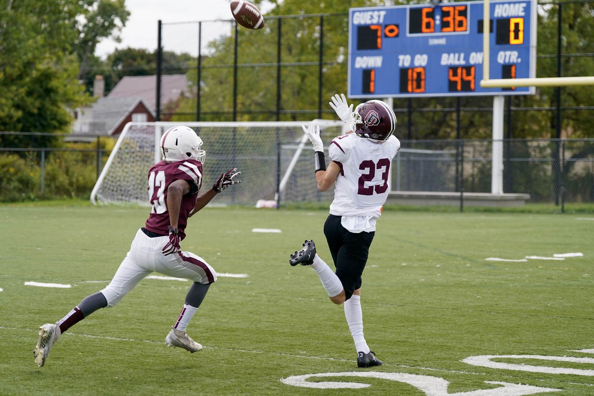 WR about to make the catch! WR about to make the catch!