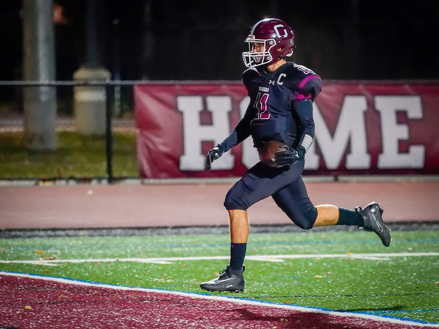 Crossing the goal line for a TD Crossing the goal line for a TD