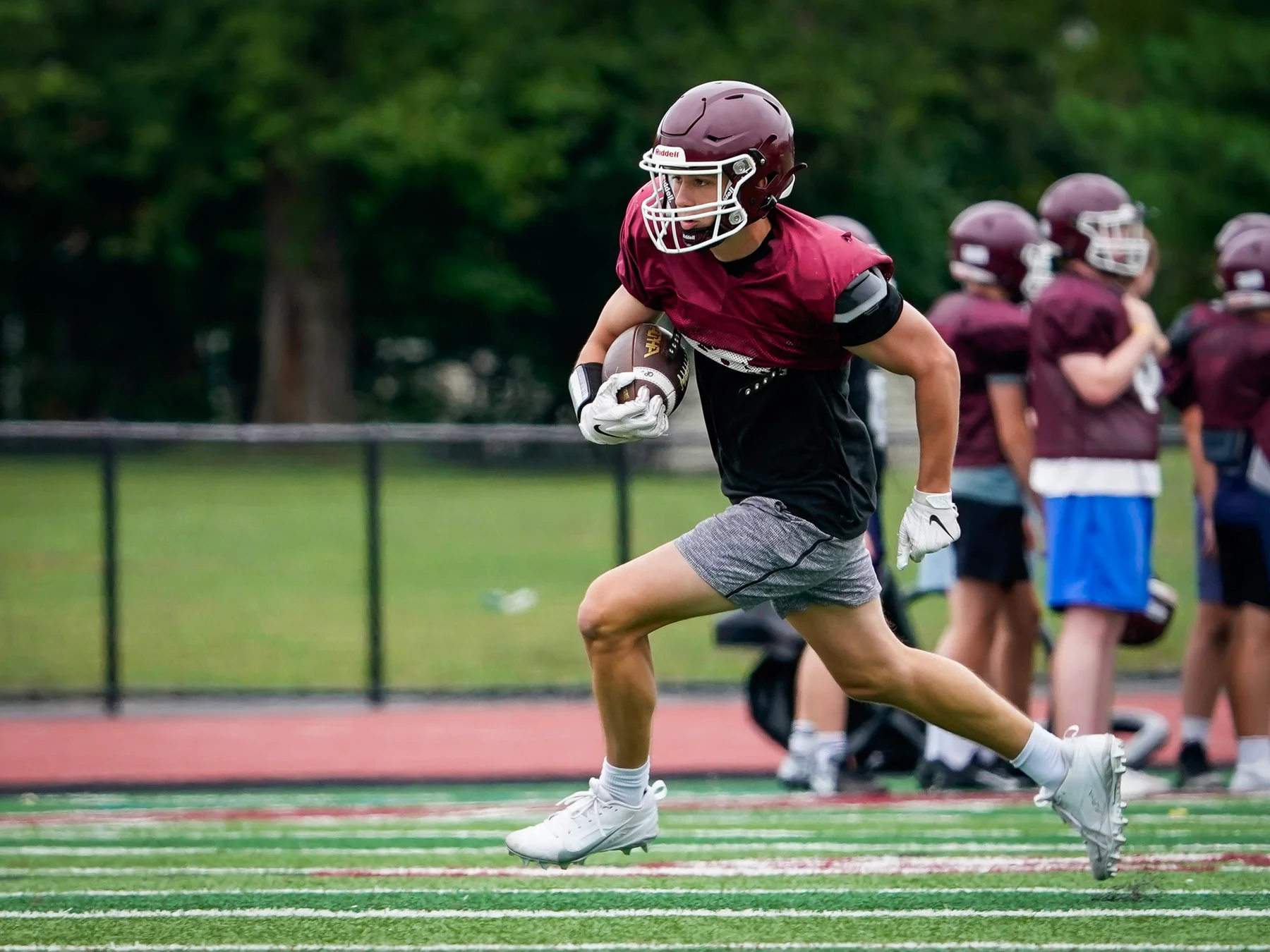 Orchard Park RB hitting the corner