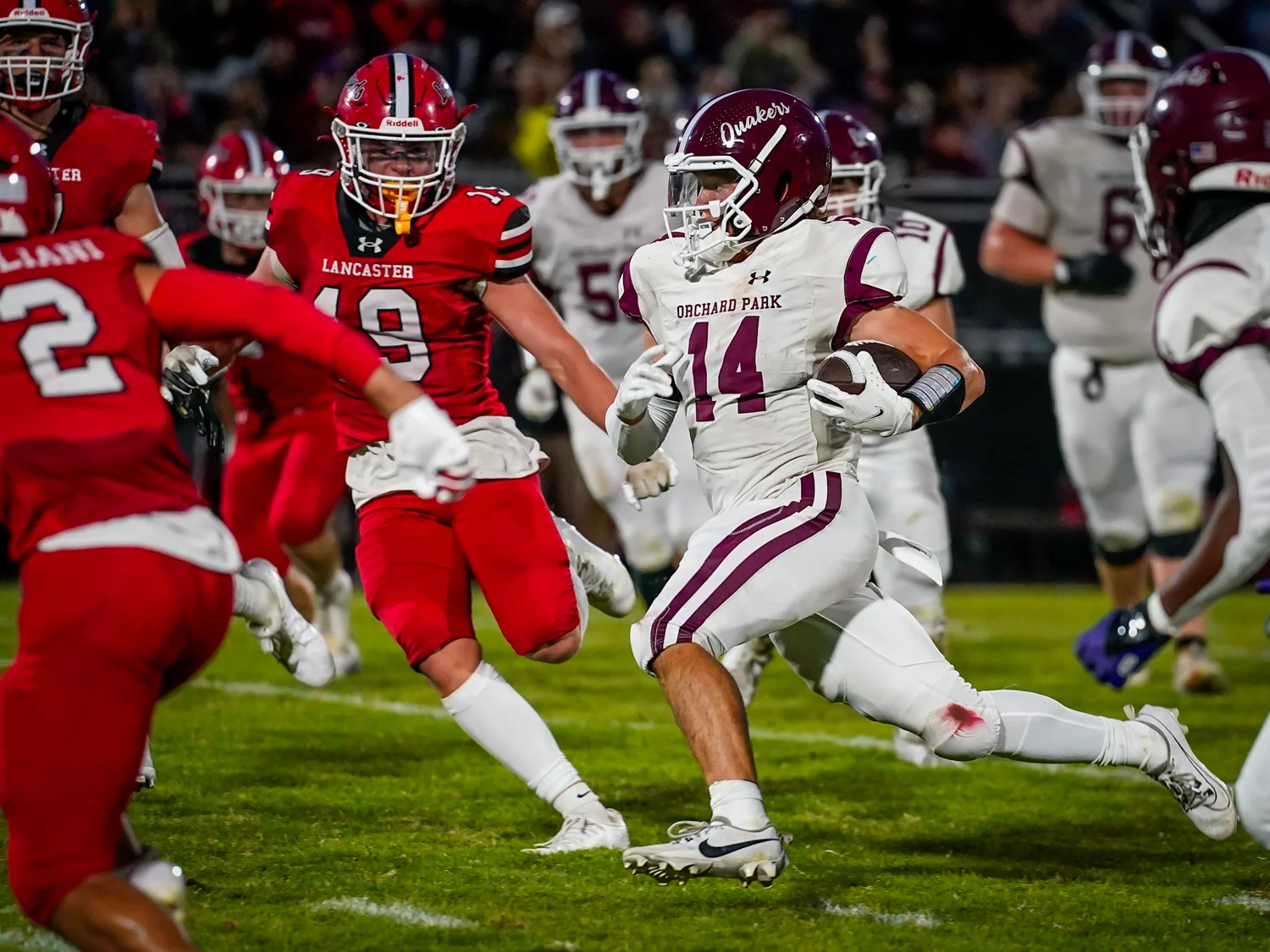 RB running down the field